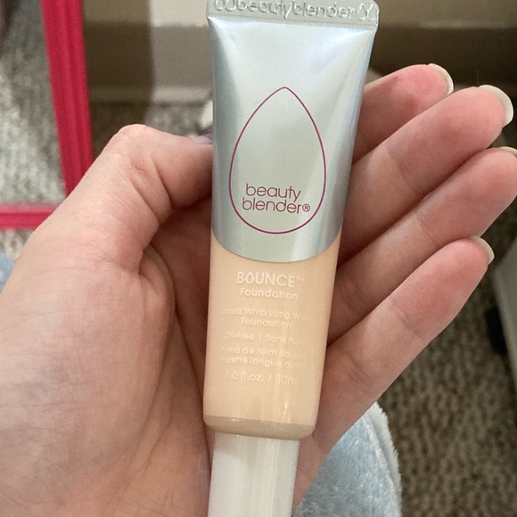 Beauty blender foundation - Picture 1 of 3